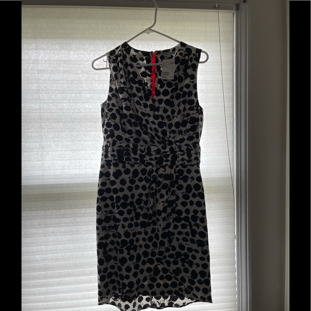 H & M dress never worn. Knee length